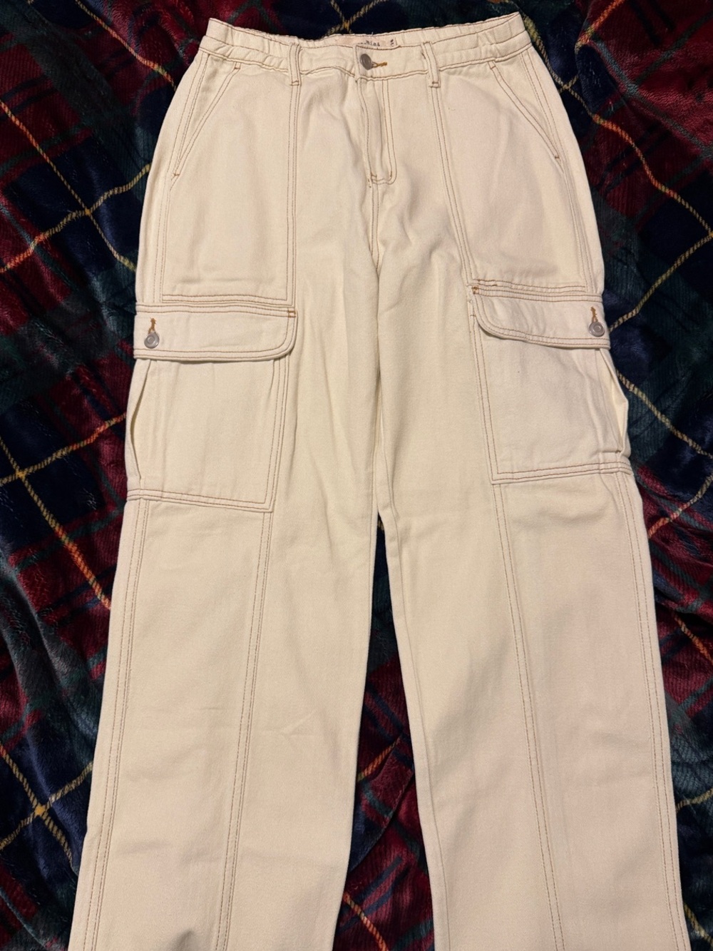 Women’s Beige Cargo Jeans - Utility Pocket Design